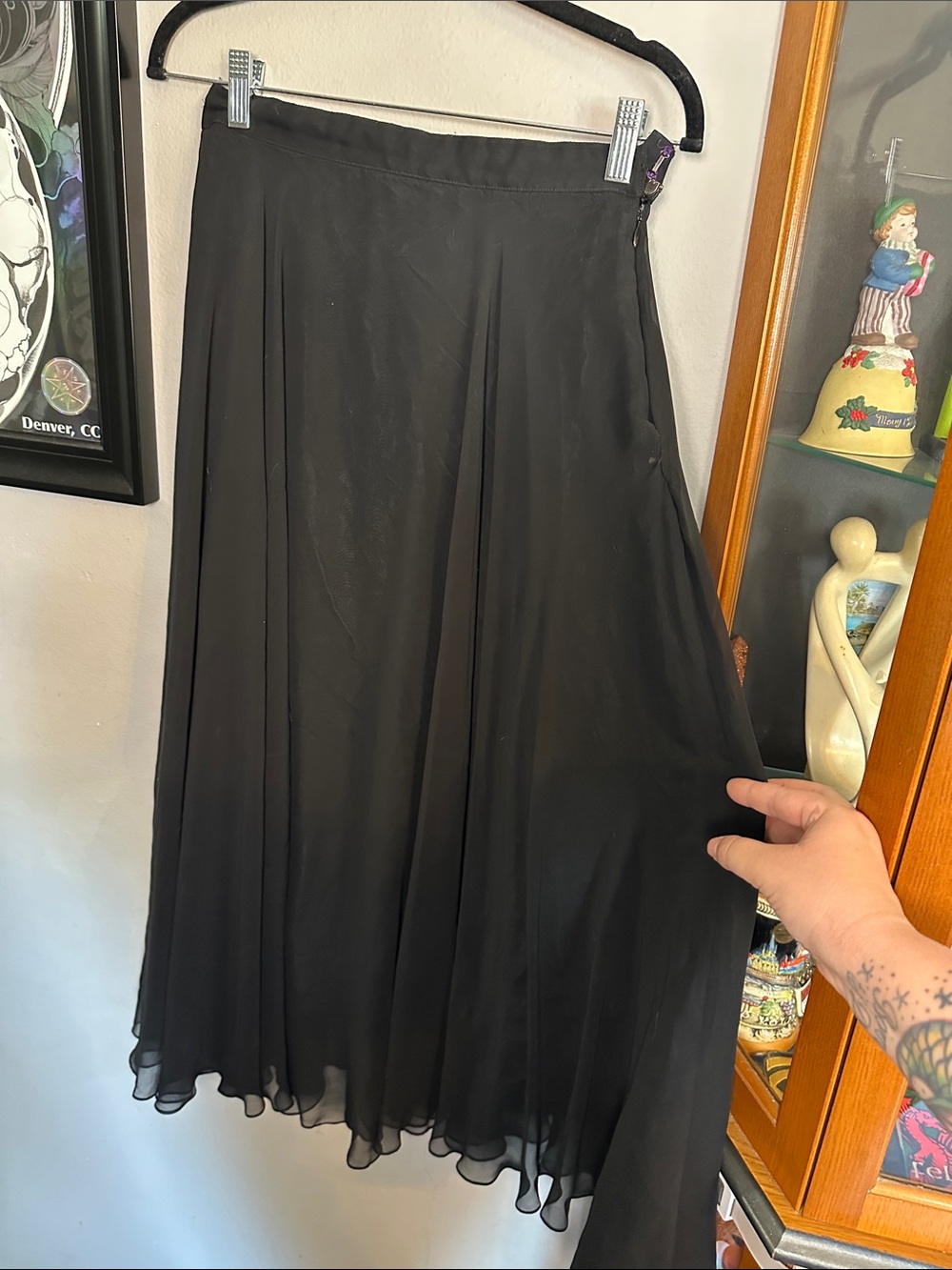 Black Women's Flowing Midi Skirt